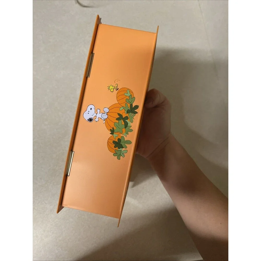 Peanuts Snoopy Pumpkin Metal Tin Vermont Country Store Fall Box